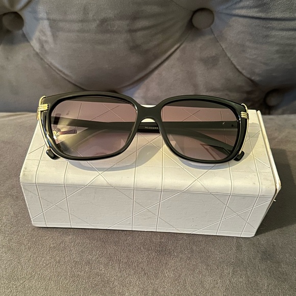 Christian Dior Black Shades with gold hardware COA included + case and cloth - Picture 1 of 16